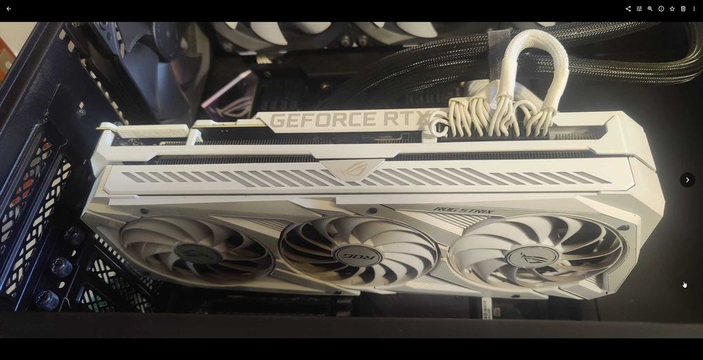 Placă video ASUS ROG Strix GeForce RTX 3090 White Edition 24GB