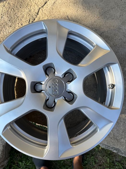 Vând Jante Audi R16