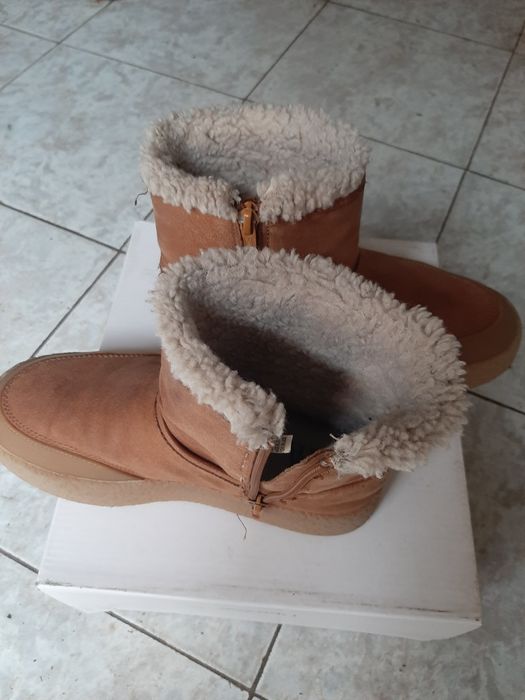 Детски велурени ботуши ZARA