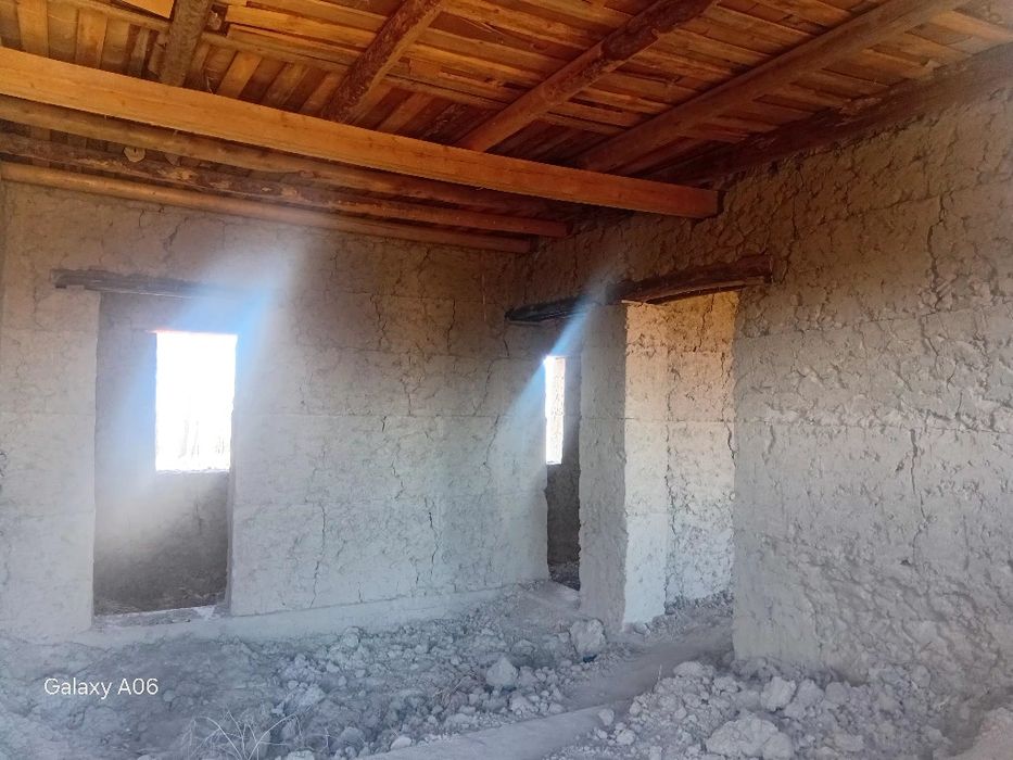 Uy joy sotiladi kadastir bor