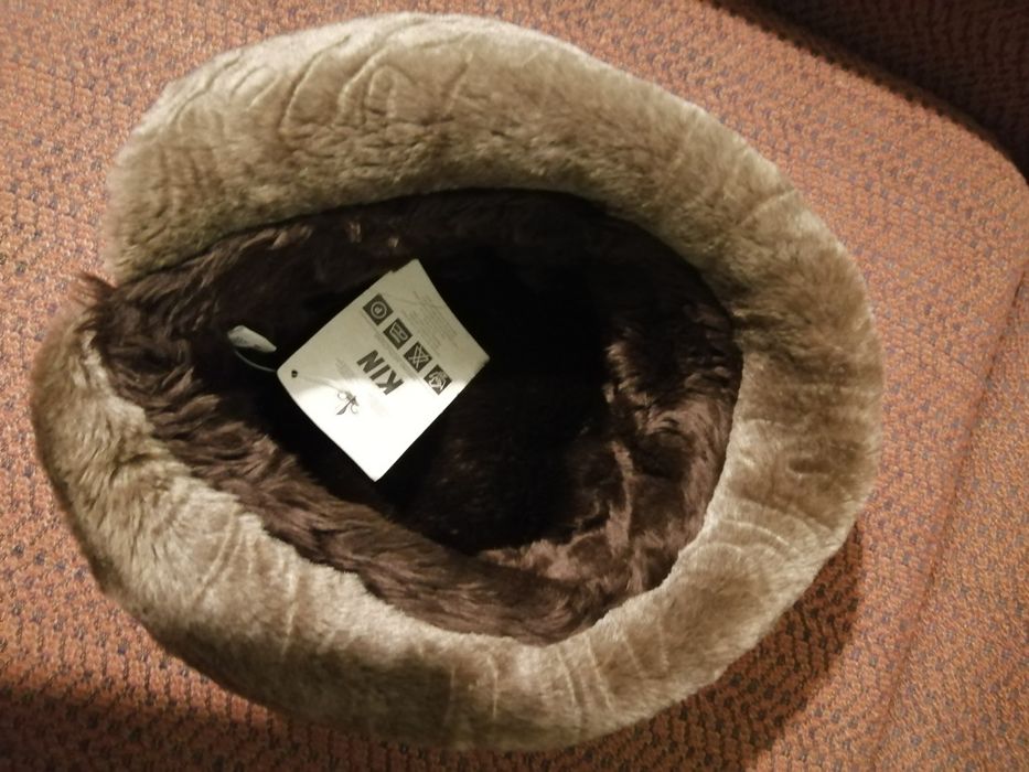 Продам женскую шапку