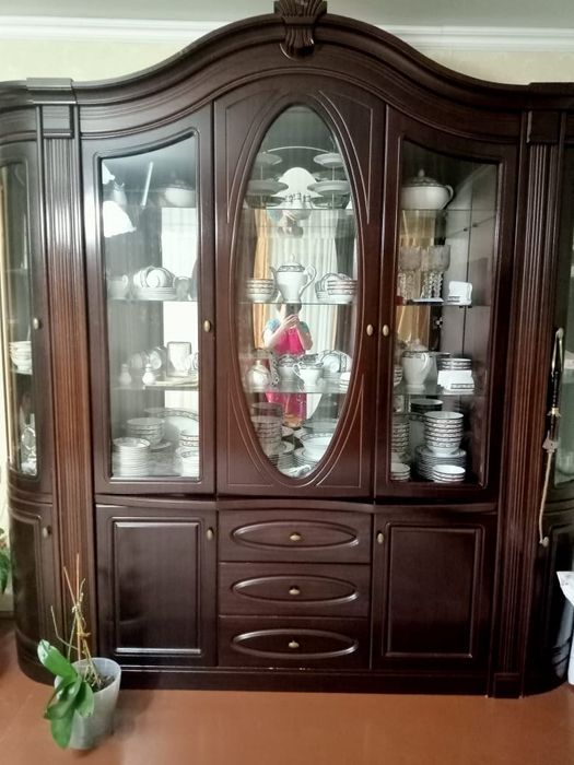 Продается сервант