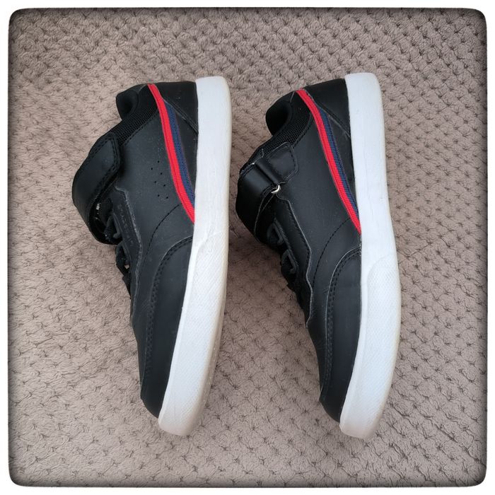 Продам кроссовки для мальчика