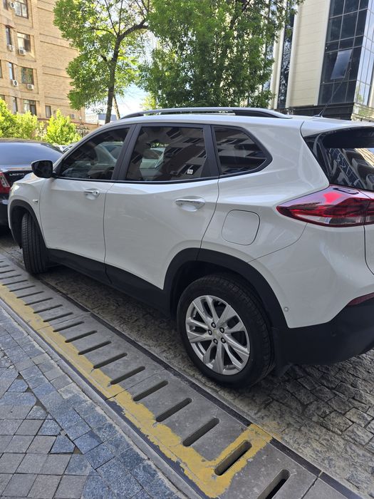 Свой Tracker 2 LTZ PLUS, родная краска.