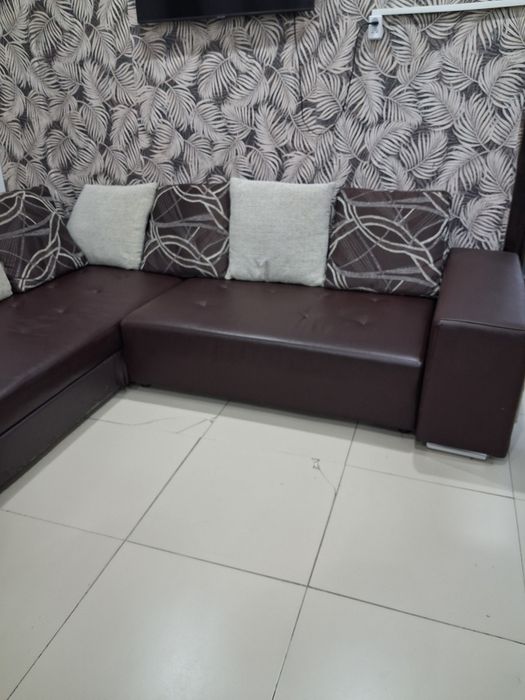 Продам угловой диван.