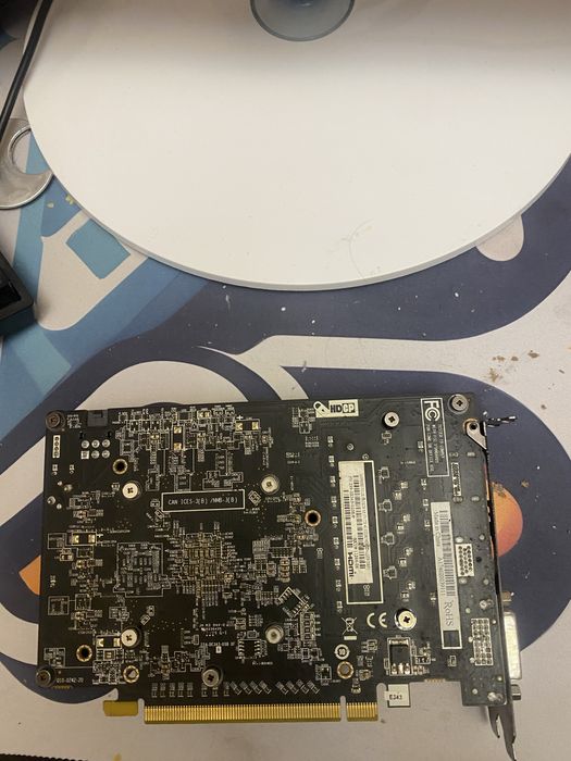 Vand placa video Rx570 4Gb (Defecta)