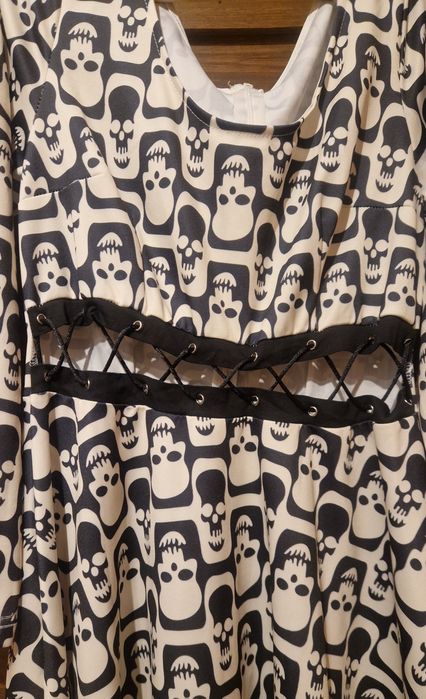 Rochie midi cu mânecă lungă