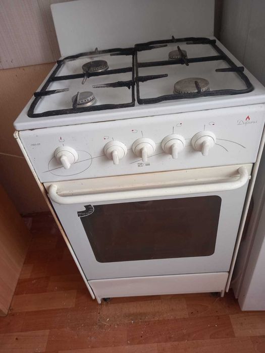 Продам газовую плиту