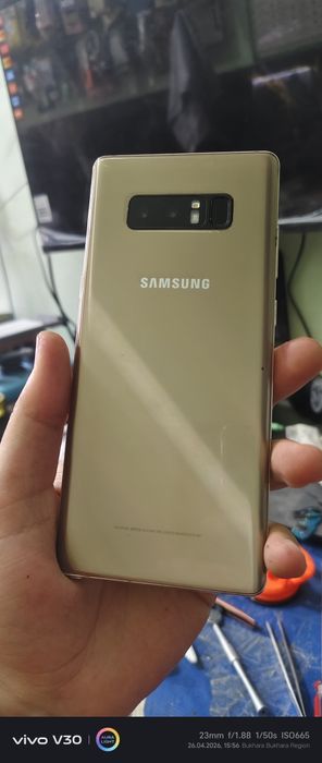 Samsung note 8     .
