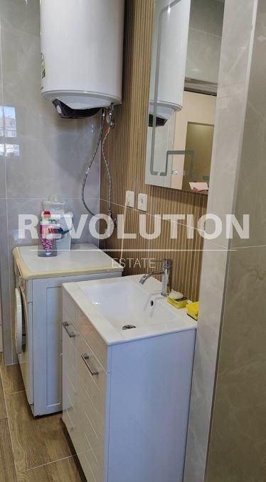 Дава се под наем Тристаен апартамент в Варна, Център - 98 кв.м за 820 € - Снимка #6