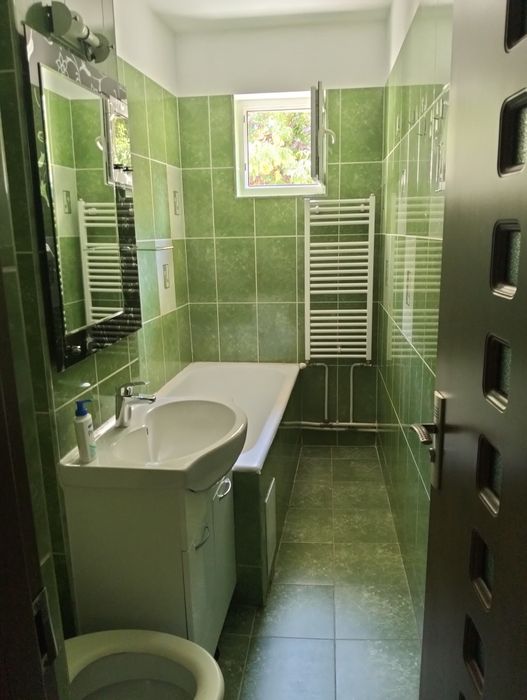 Proprietar închiriez apartament cu doua camere semidecomandat in Bacău