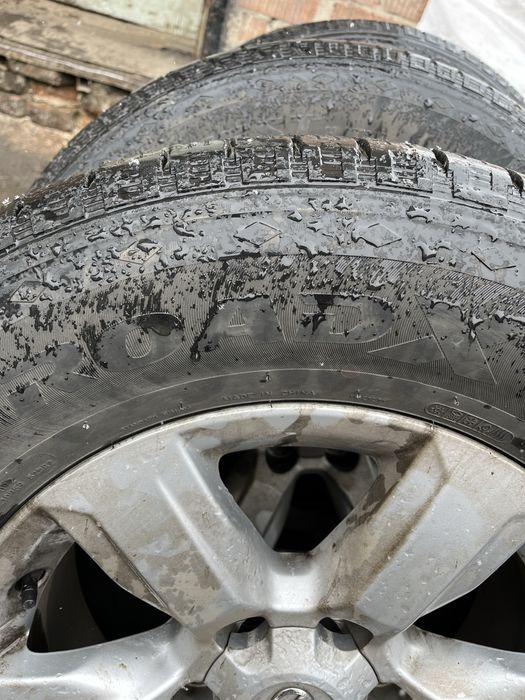 Продам шины 265 /65  R17
