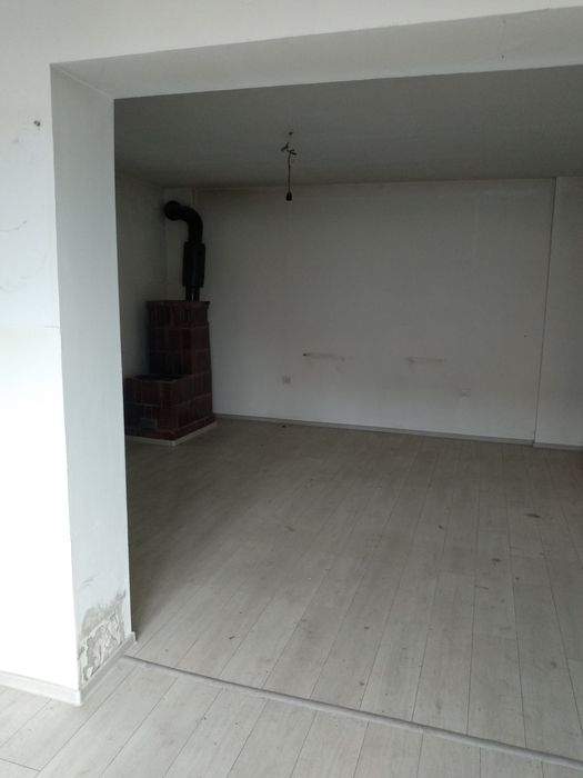 Casă de vânzare în Teiuș -185 mp și 1100 mp de teren