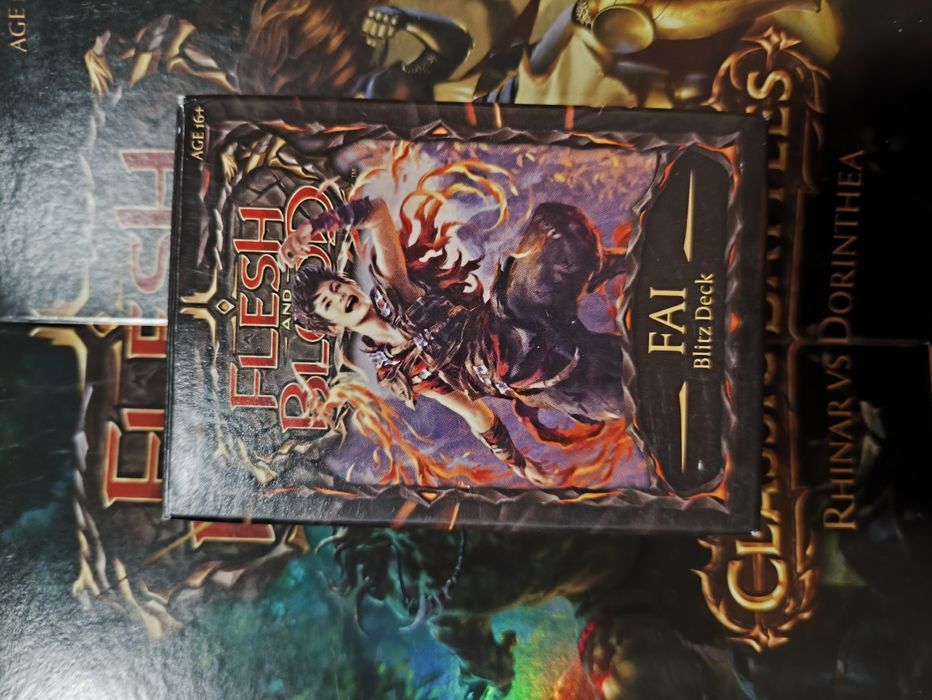 Flesh and Blood карти. 6 бр. Начални тестета за игра.