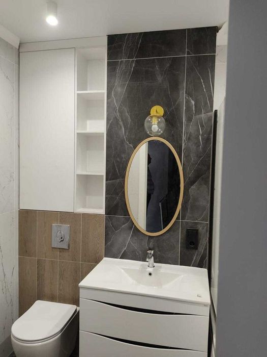 Зеркало настенное в рамке