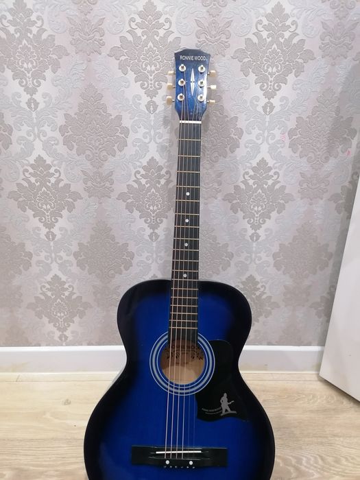 Гитара акстика..