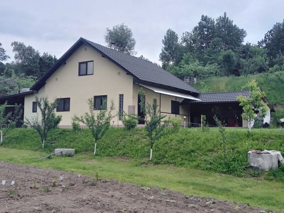 Vand casa in Slatioara  com Rasca  Suceava