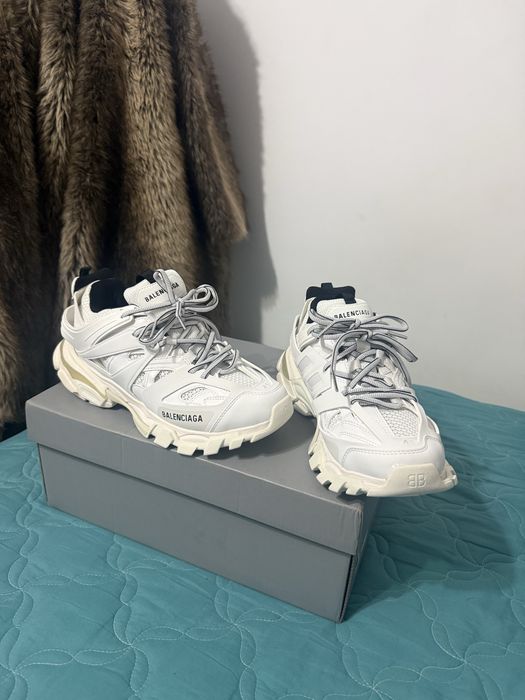 Balenciaga track