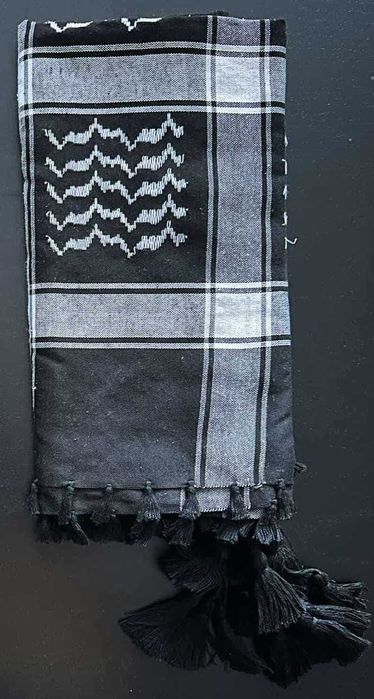 Продавам чисто нови традиционни арабски шалове