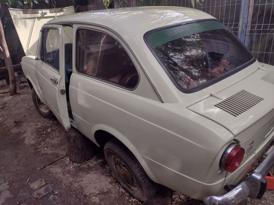 Fiat 850 mașină veche