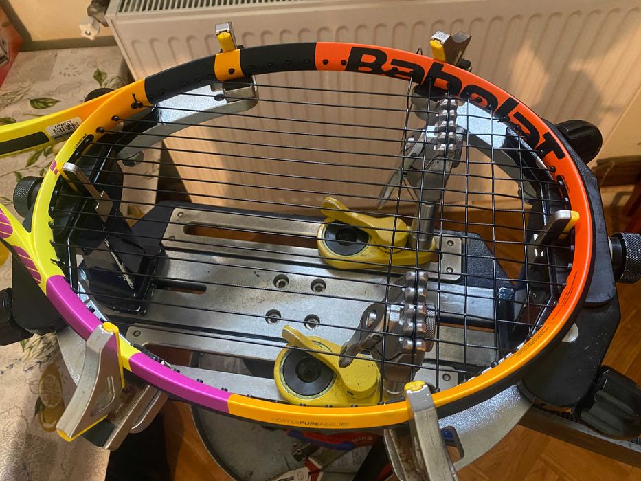 Racordare rachete tenis – rapid, atent și la preț corect