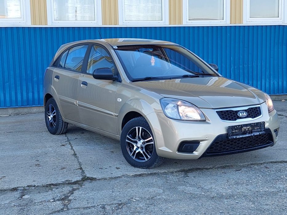 Kia Rio 2011  e5  1.4 (Benzina) 170000 Carte service  2 Chei