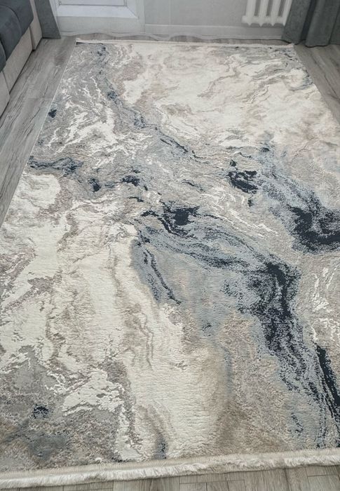 Продам в отличном состоянии ковер