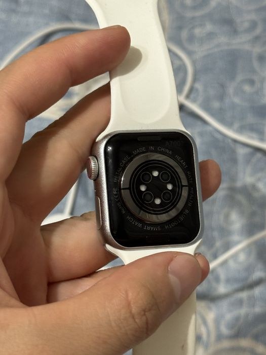 Продам смарт-часы Apple Watch