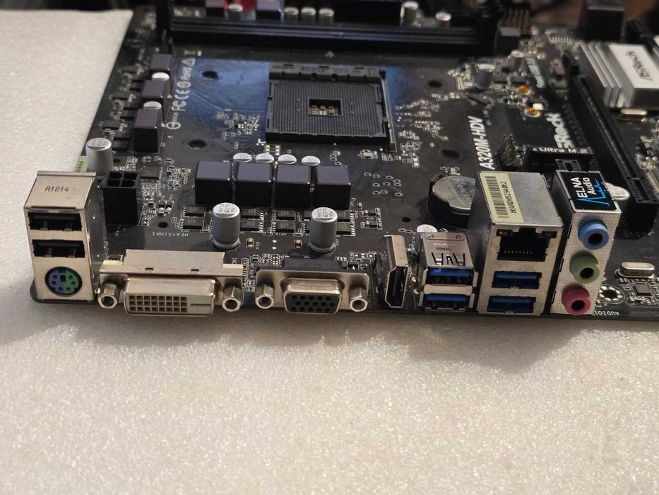 Placa de baza ASRock A320M-HDV, Socket AM4, DDR4, PCI-E - poze reale