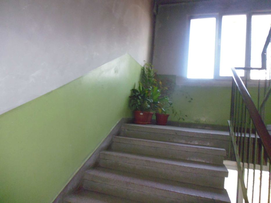 Двустаен апартамент, непреходен за продажба в ж.к.Надежда2, гр. София