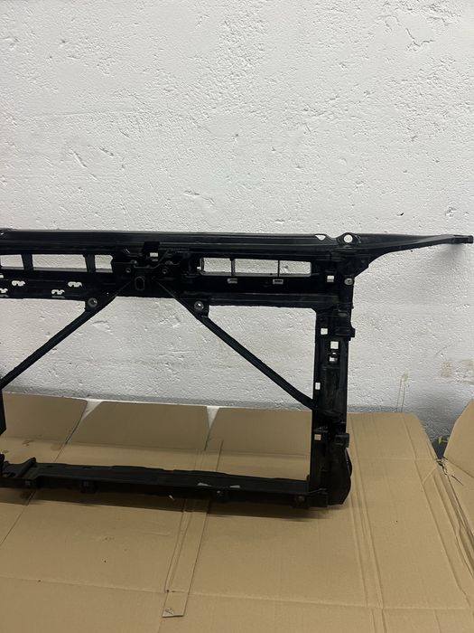 Trager radiatoare central skoda octavia 3