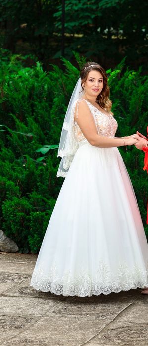 Vând rochie de mireasă