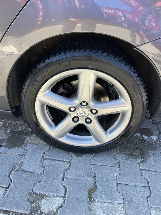 Roti jante toyota avensis t25 215 50 r17