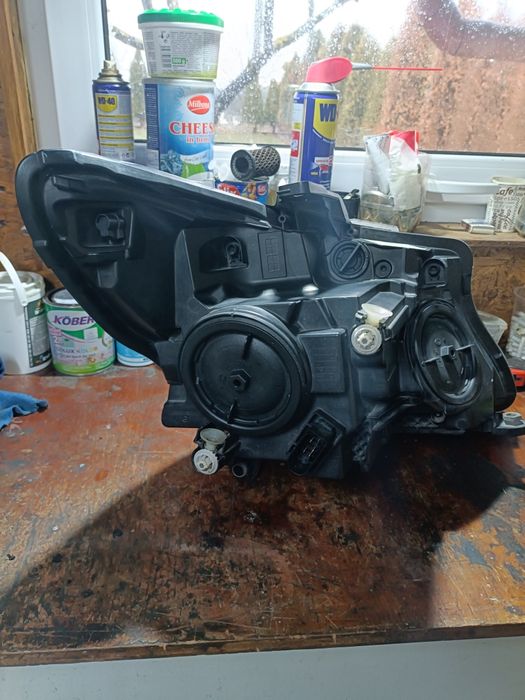 Vând far stânga Mercedes vito w447