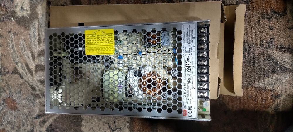 Блок питания 220/12v 200wt