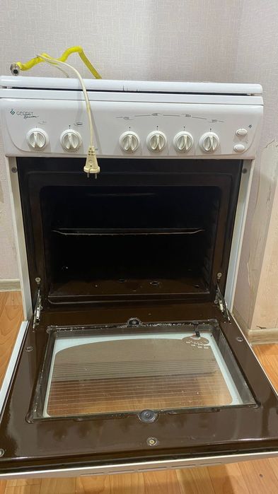 Продам газовую плиту