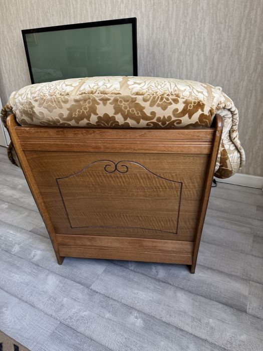 Продам кресло и тумбу под телевизор