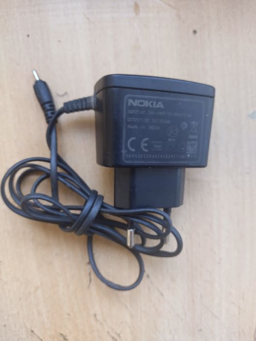 Зарядни ,, Nokia " и ,, Samsung" за ретро телефони.