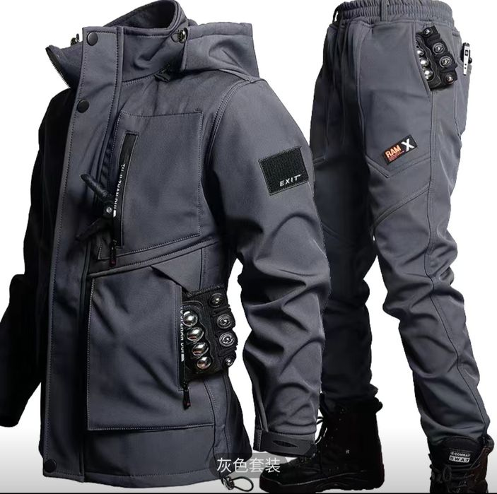 Продаю мужскую спец.одежду.