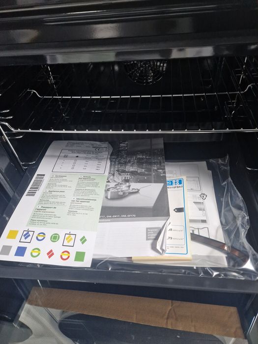 Фурна с керамичен плот за вграждане Siemens