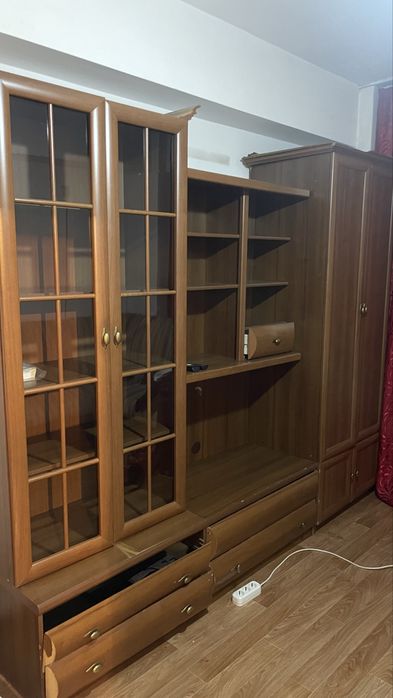 Стенка 10 тыс Кухню одам даром