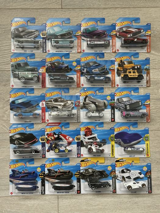 Machete/masinute Hot Wheels 1:64 Drumul Carului • OLX.ro