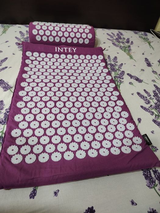 Масажна постелка и възглавница за акупресура INTEY