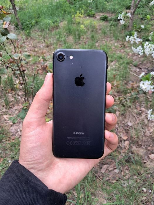 iPhone 7. Память 128gb