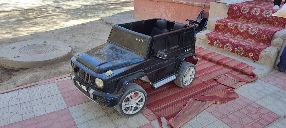 Bolalar moshinasi sotiladi