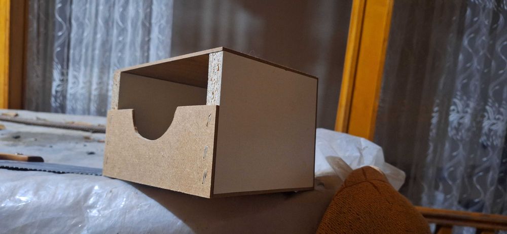 Қушларга ин бақувват ясалган.