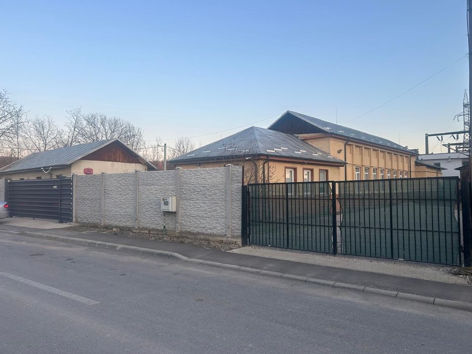 Spațiu Si Curte de închiriat