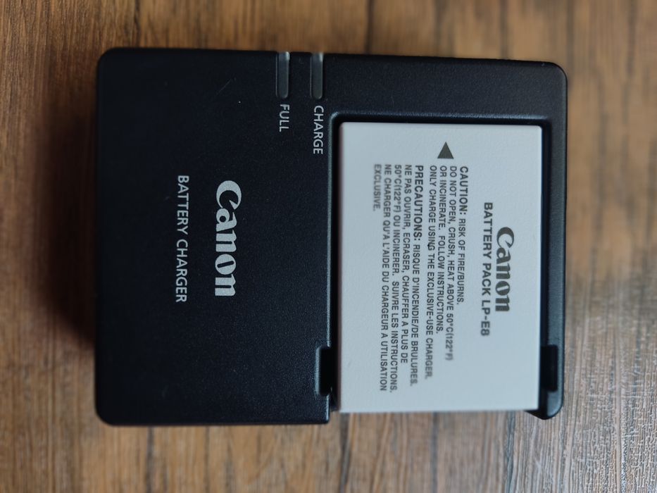 Canon EOS 600D digital camera + екстри