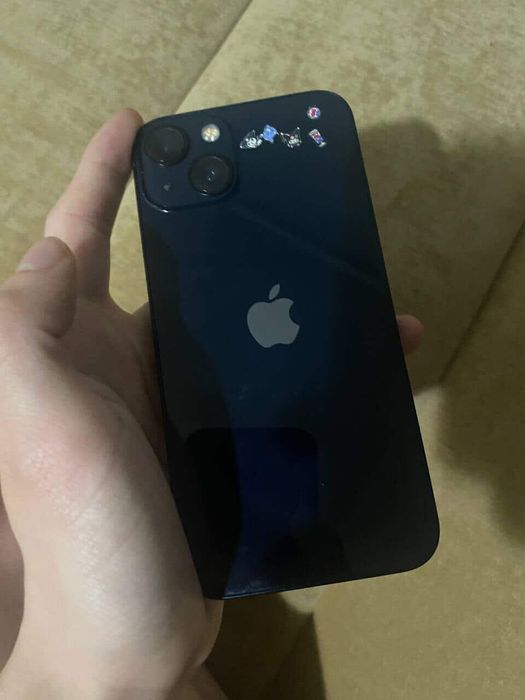 Iphone 13 синий.