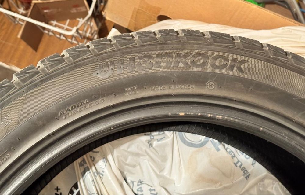 Продам зимние шины липучка hankook